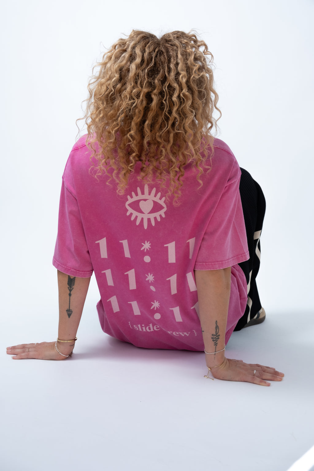 BOX STOCK | 11:11 dope tee (PINK)