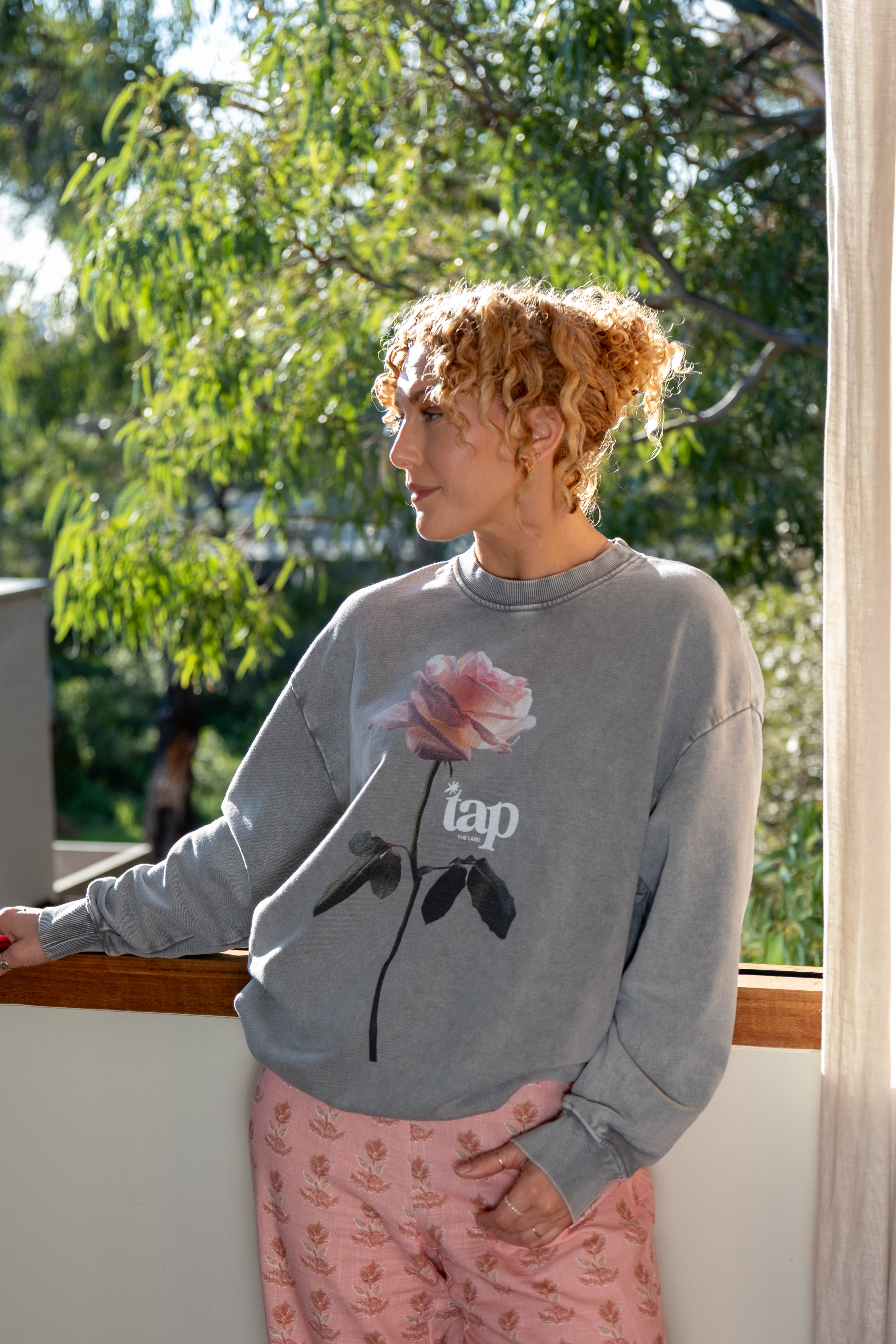 Bloom Boldly Sweatshirt (light grey)